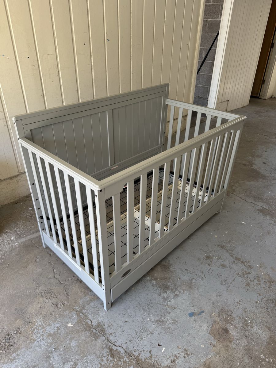 Graco crib