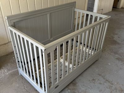 Graco crib