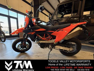 2026 KTM 690 SMC R