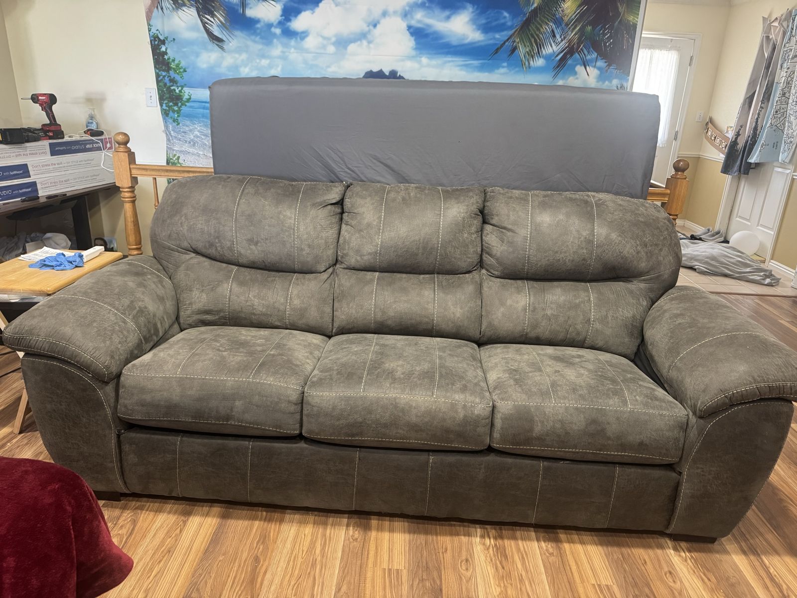 Nice Couch for sale 9’