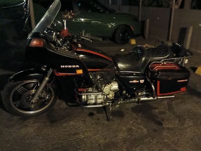 Nineteen ninety three honda golden running