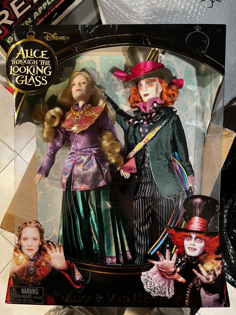 Disney Alice And Mad Hatter Collector Doll Set