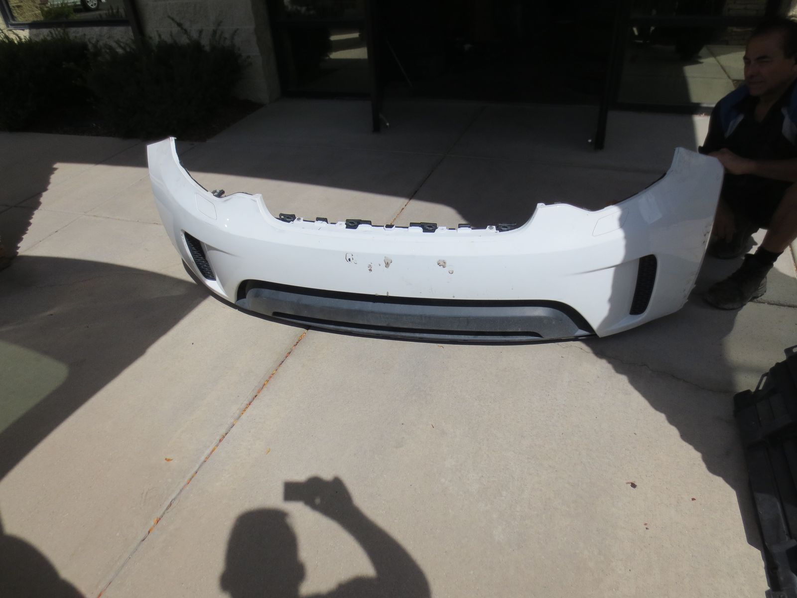 2017-2023 Land rover DISCOVERY HSE FRONT BUMPER COVER COMPLET Fiji white OEM $1,350