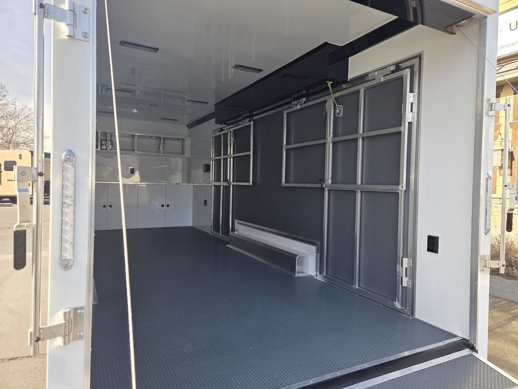 Main image 30