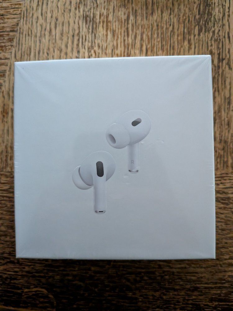 2nd gen Airpods Pro with Magsafe Charging
