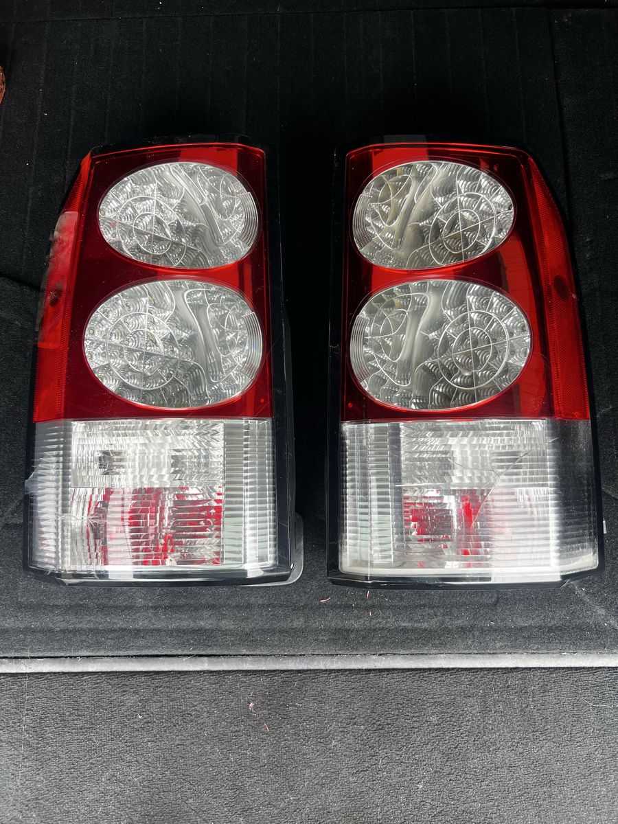 LR4 Tail lights