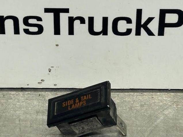Used Kenworth Lamp-ID Side & Tail Lights, Part # P54-1032-85
