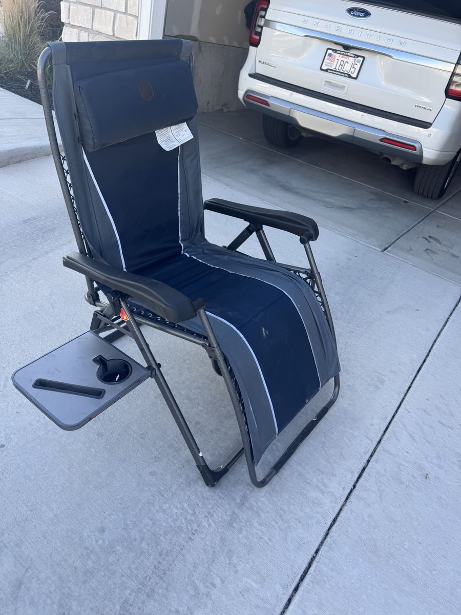 Pair of Zero Gravity Reclining Lounge Chairs with Side Tables – Excellent Condition