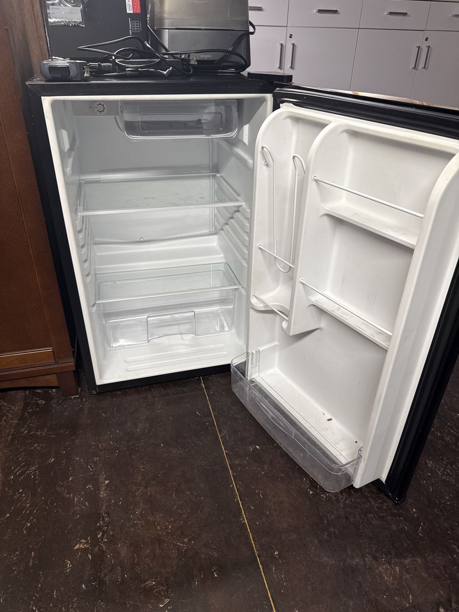 4.5 Cu mini fridge