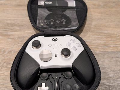 Microsoft Xbox Elite Wireless Controller Series 2 - White Special Edition - Complete w/ Case