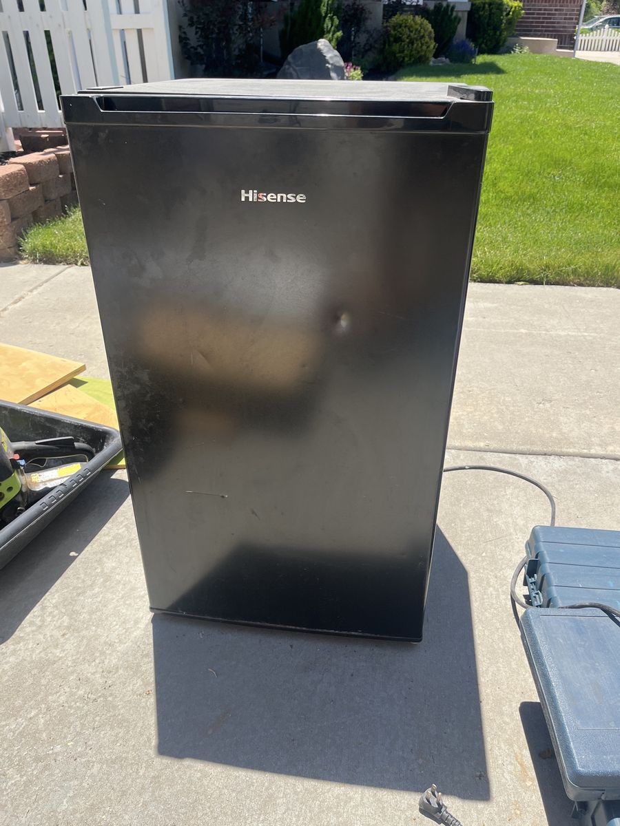 Mini refrigerator