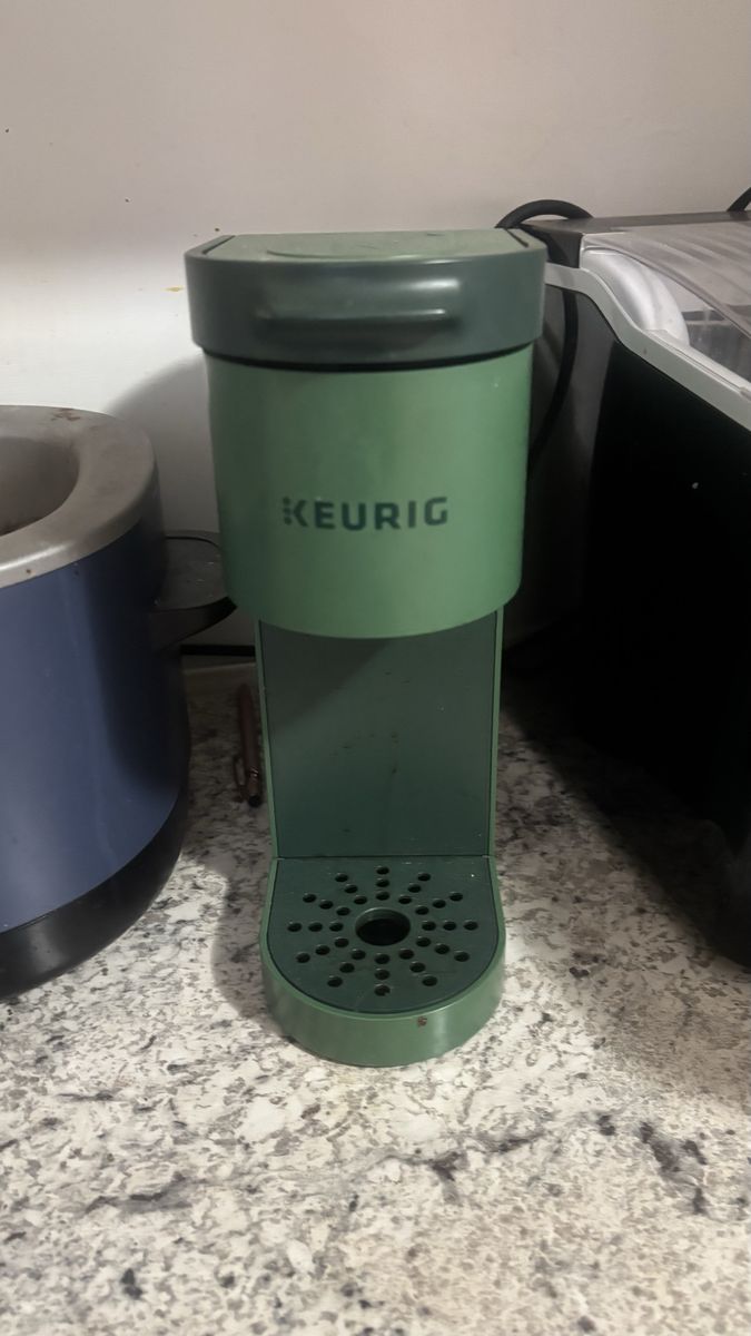 Keurig K-Mini Single Serve K-Cup Pod Coffee Maker in Oasis (Green)