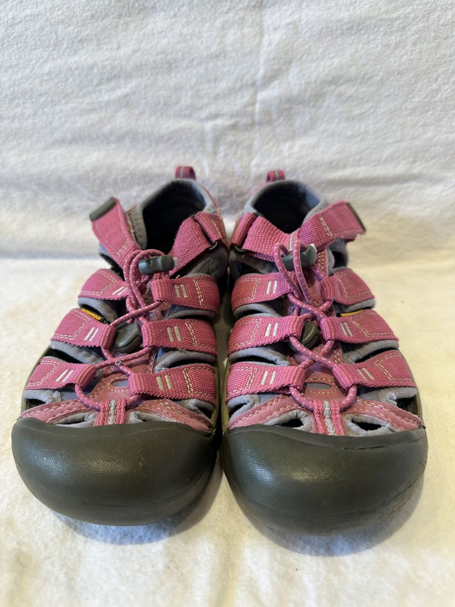 Keen Youth Size 3 Pink WP Hiking Sandals