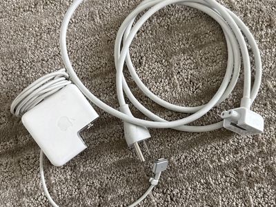 Apple 45 W MagSafe Power Adapter Model 1436