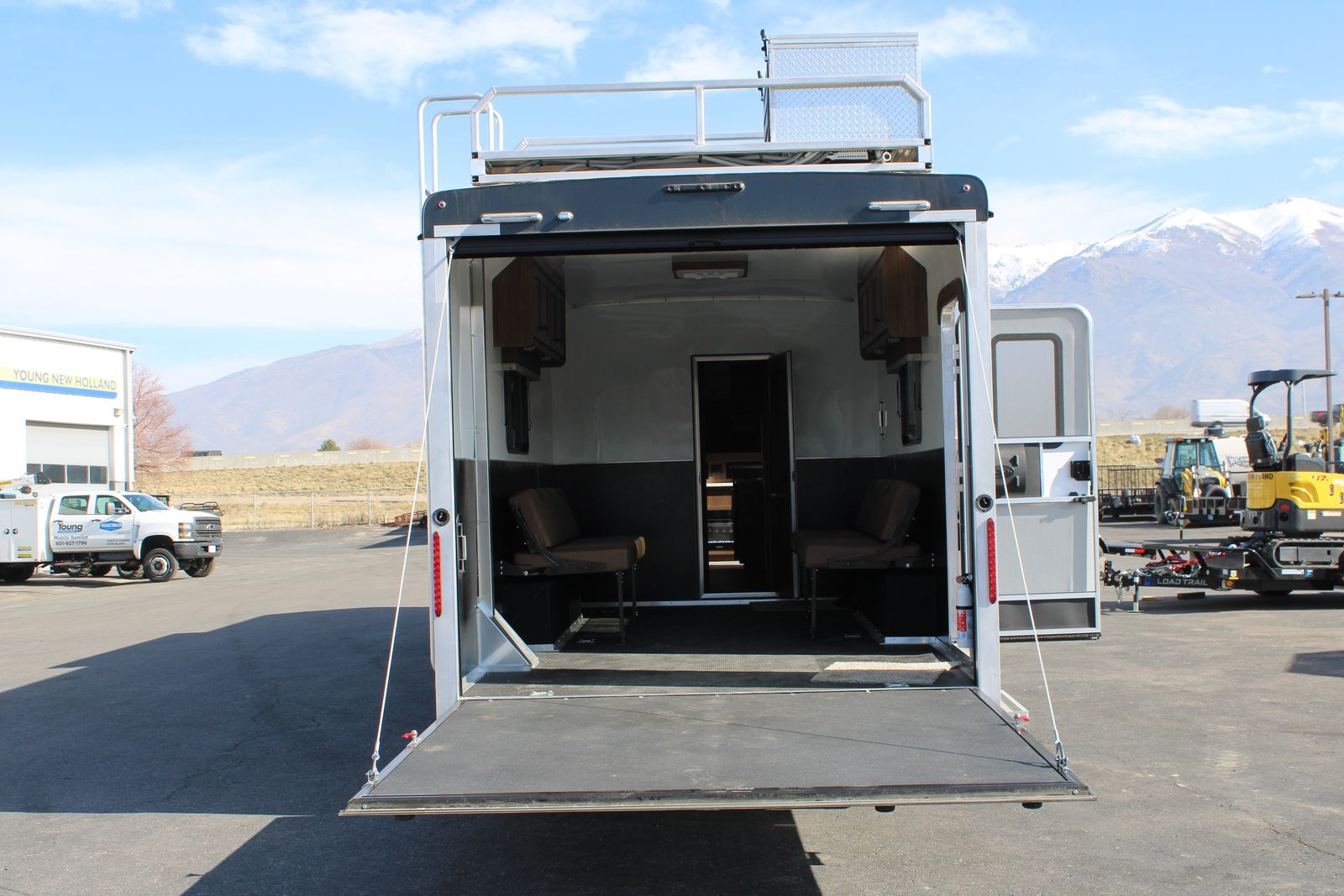 Main image 7