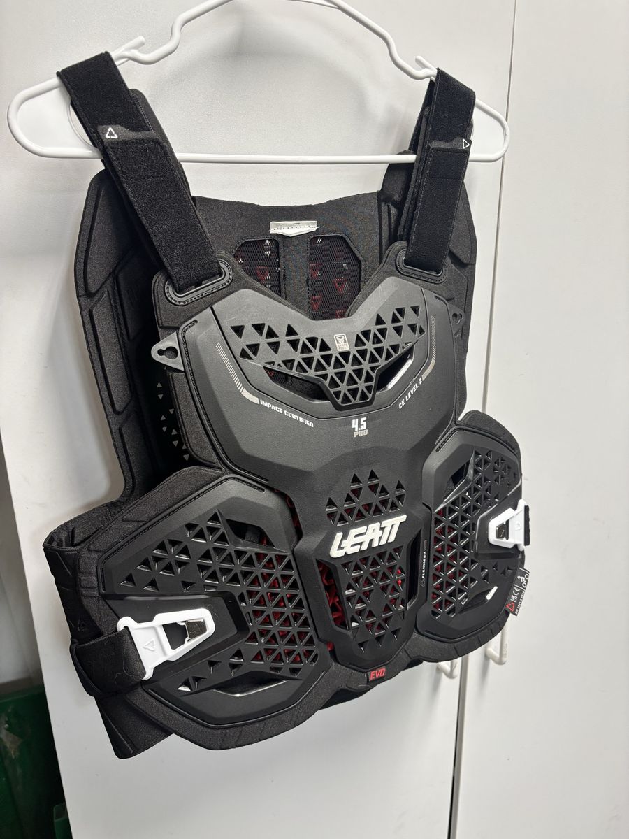 New Leatt 4.5 Pro EVO Chest Protector - Size XXL - CE Level 2 Black
