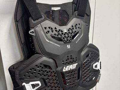 New Leatt 4.5 Pro EVO Chest Protector - Size XXL - CE Level 2 Black