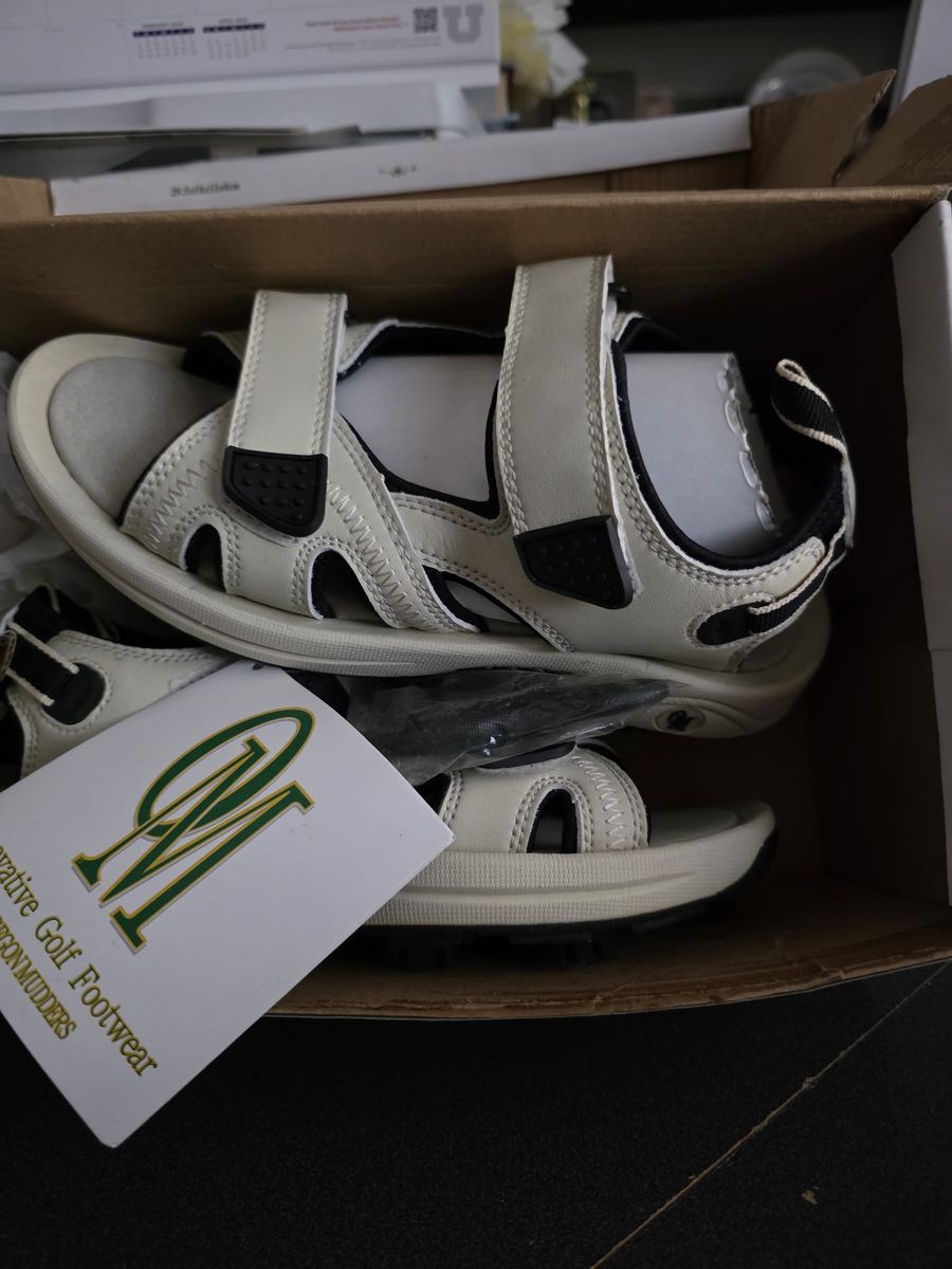 GM Beige Golf Sandals, size 6-7