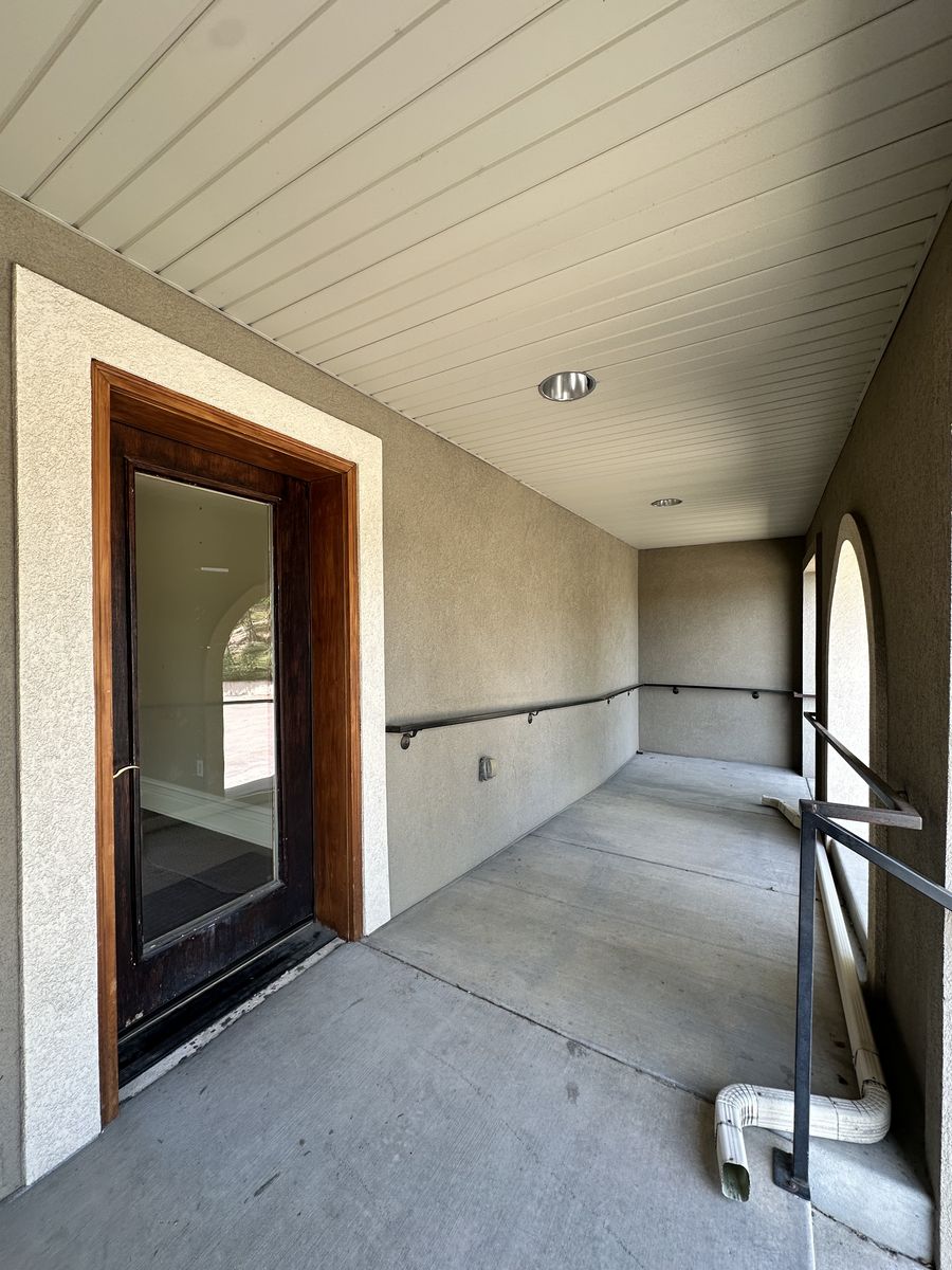 Main image 5