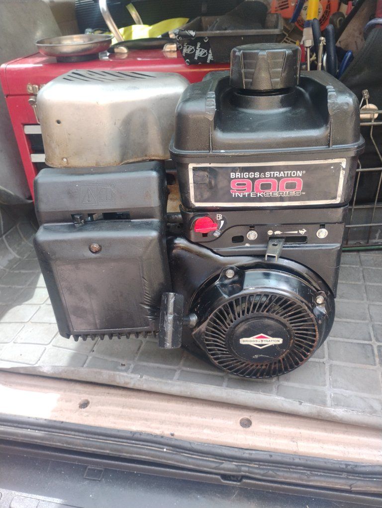 Briggs & Stratton gear reduction 900 series engine!
