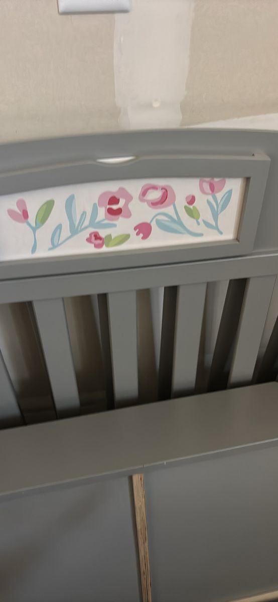 Convertible crib
