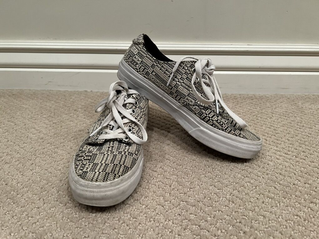 Vans unisex size 5.5 men’s  (7women’s)