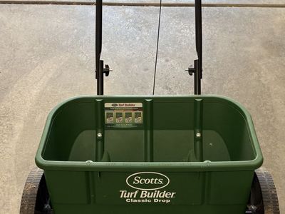 Scotts Turf Builder Classic Drop Spreader