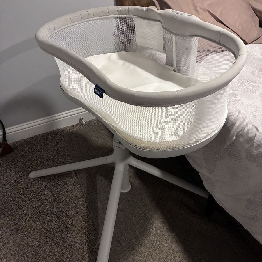 Halo Bassinest swivel sleeper 3.0