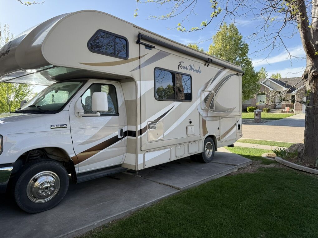 2017 Ford Four Wins 24 F