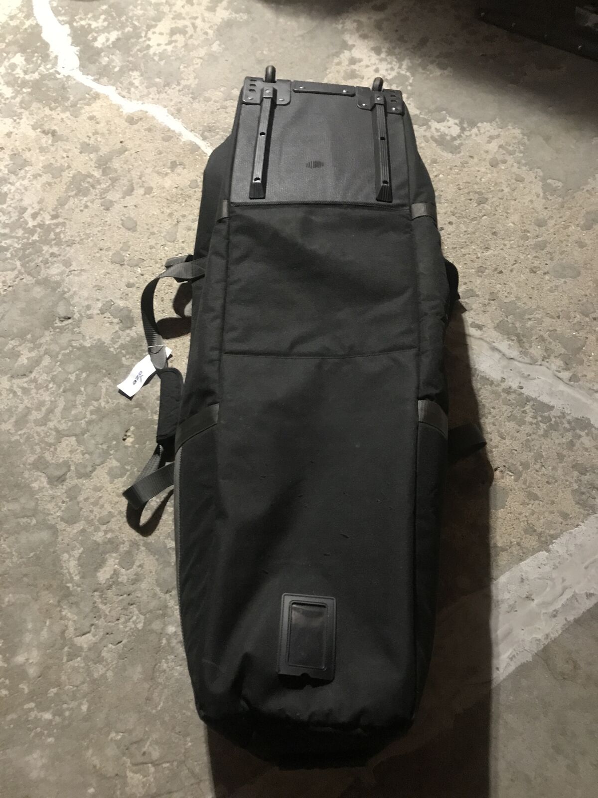 oversized Padded golf travel bag with wheels rolling golf bag 70.00 OR TEAM ALBERTSONS PADDED GOLF BAG FOR 50.00