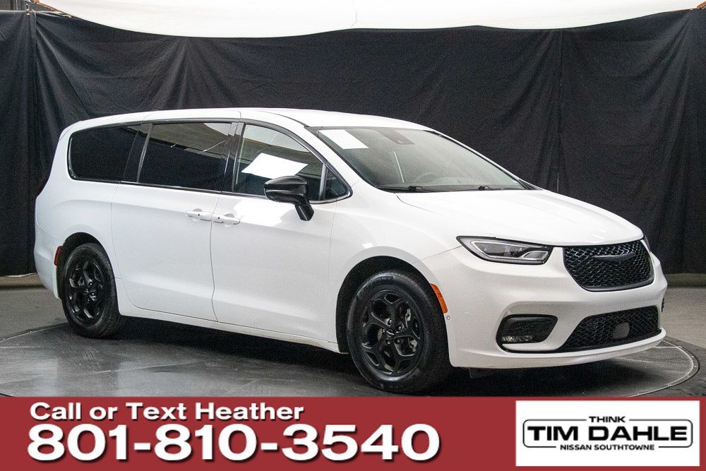 2024 Chrysler Pacifica Plug-In Hybrid S Appearance