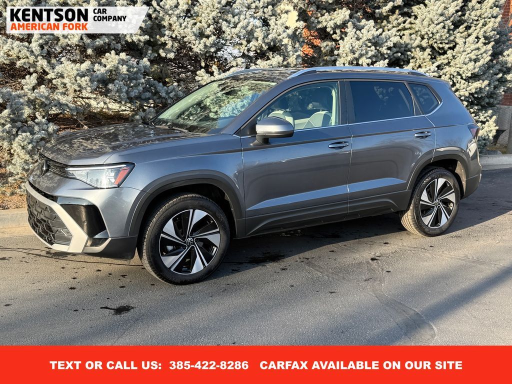 2025 Volkswagen Taos SE 4Motion