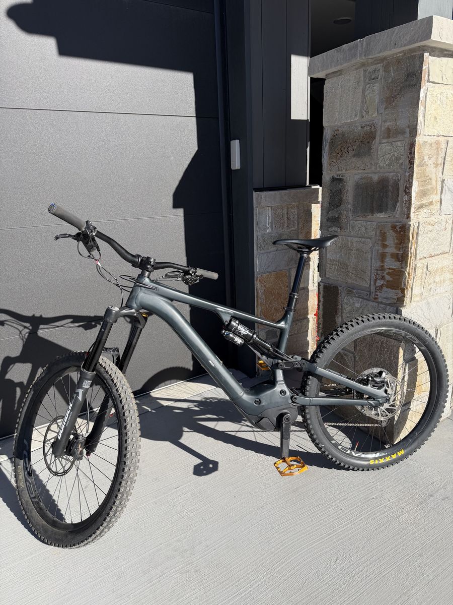 2022 Specialized Turbo Kenevo Comp Large/S4