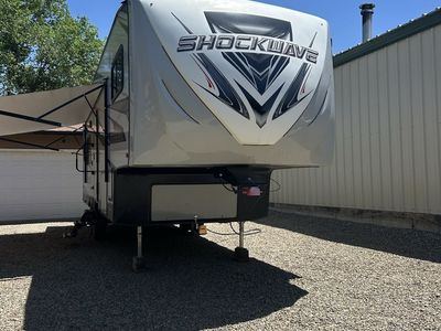 Forest River Shockwave G-Series F28FWGDX Toy Hauler - Solar On Board, Arctic Package