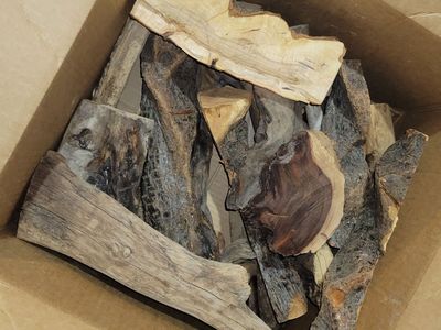 Nice Full Box of Wood Pieces, Log pieces For reptiles