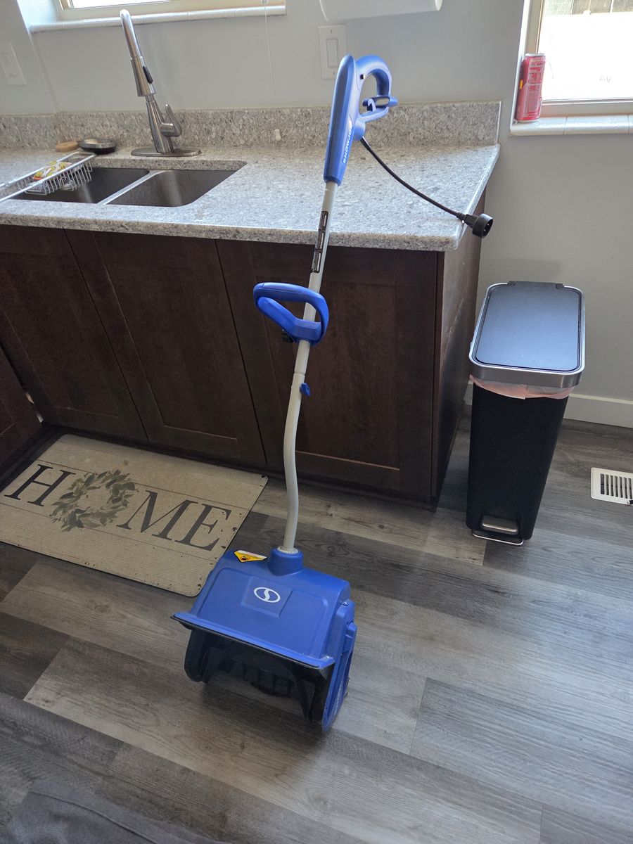 Snow Joe snow blower