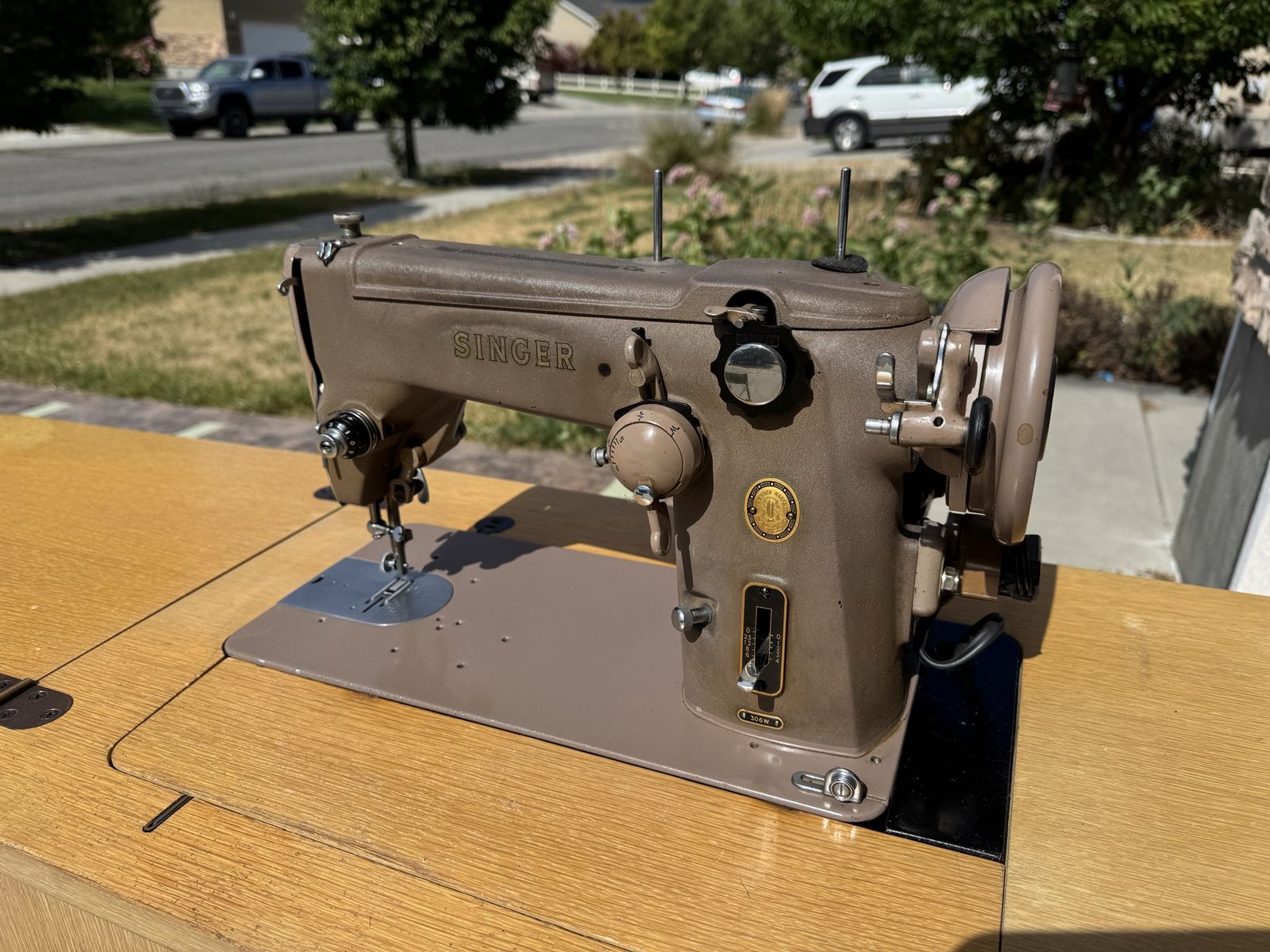 Rare Singer 306W Sewing Machine – “Godzilla” Finish + Fashion Disks – In Cabinet with Chair