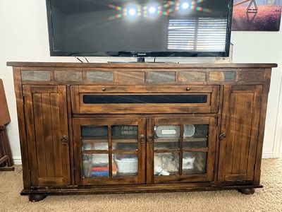 Entertainment center