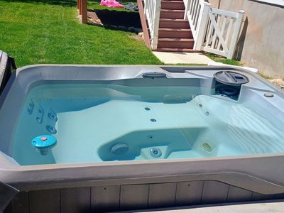 Aquaterra 4 Person Jetted Hot Tub-110/220 connection