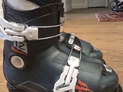 Solomon kids T2 ski boots youth size 2