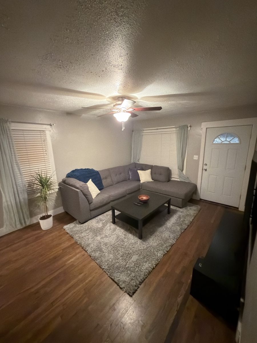 Main image 3
