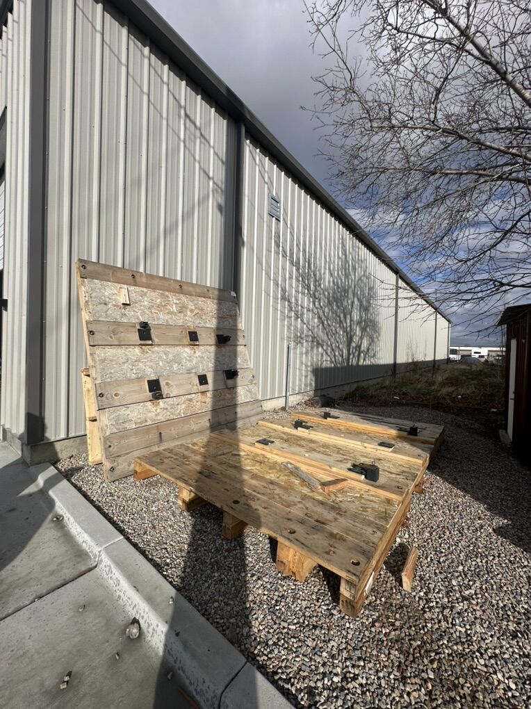 Large pallets