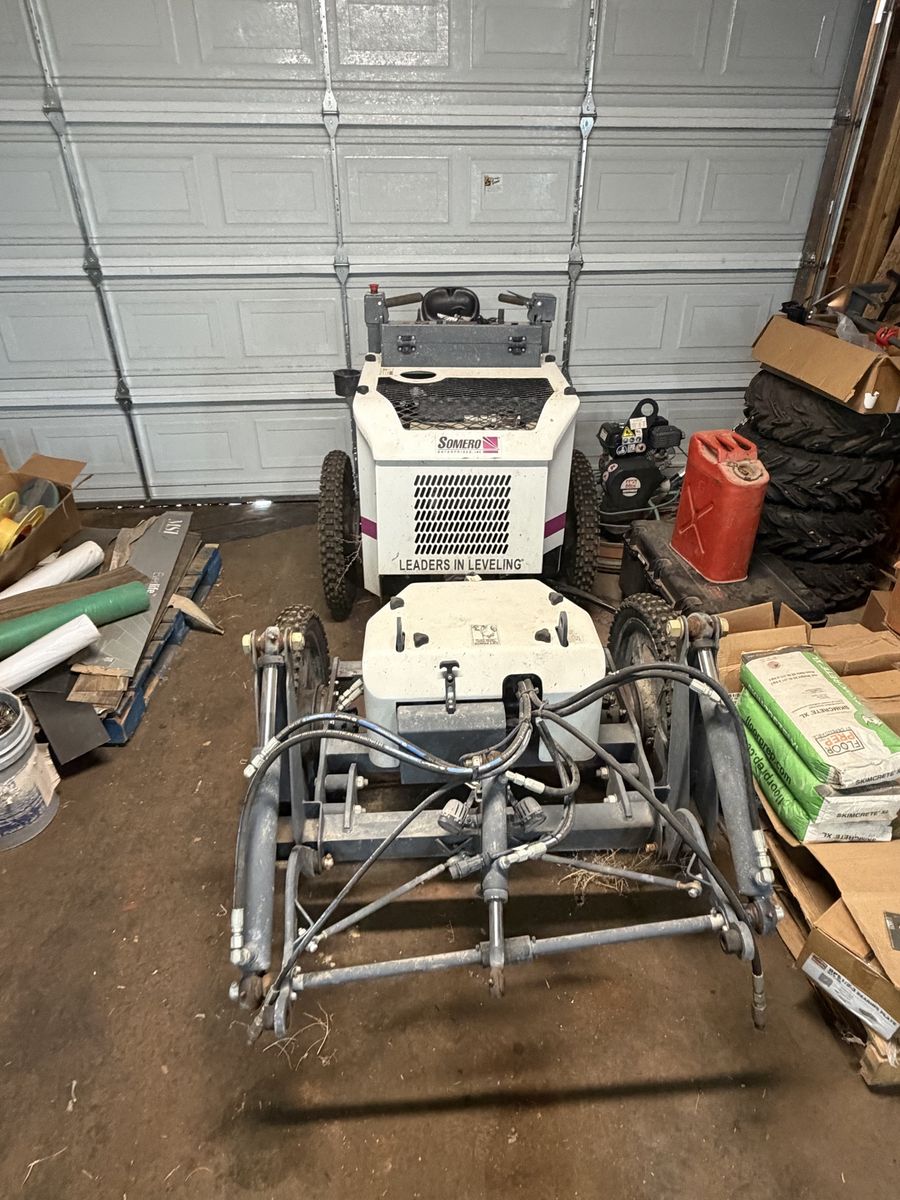 Somero S485 laser concrete screed