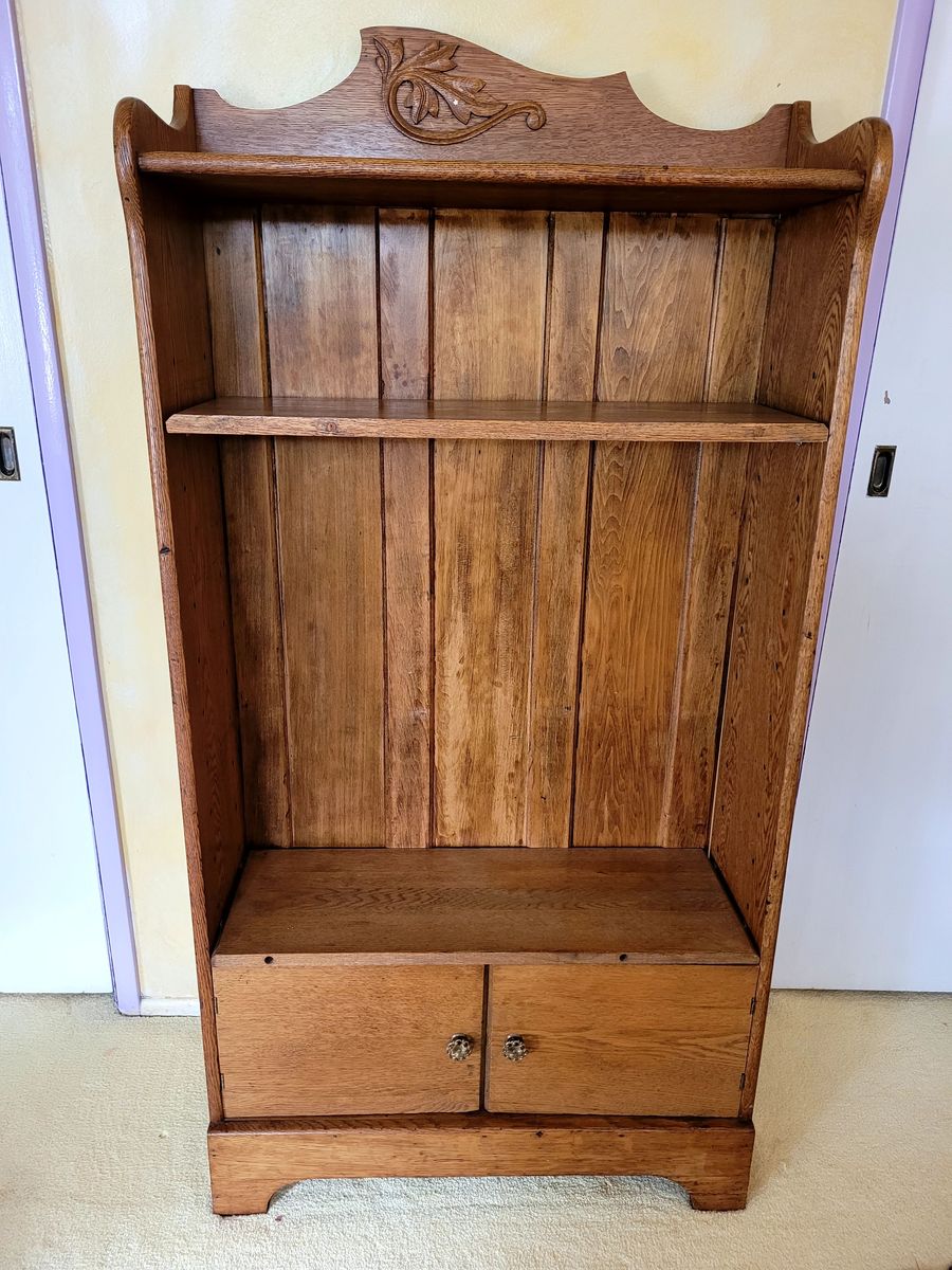 Vintage Oak Display Shelf with Cabinet Storage – Farmhouse / Cottage Style