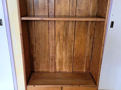 Vintage Oak Display Shelf with Cabinet Storage – Farmhouse / Cottage Style