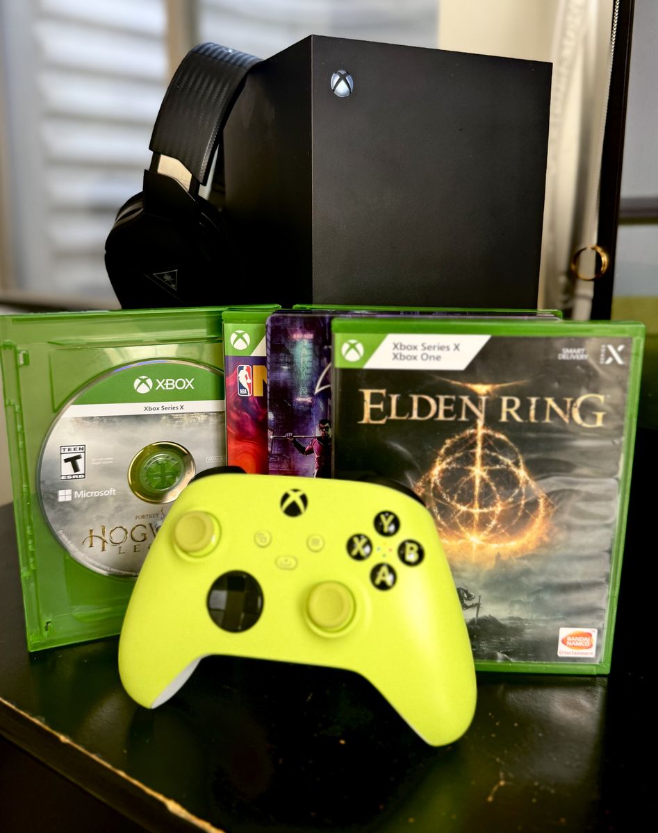 Xbox Series X 1TB Bundle