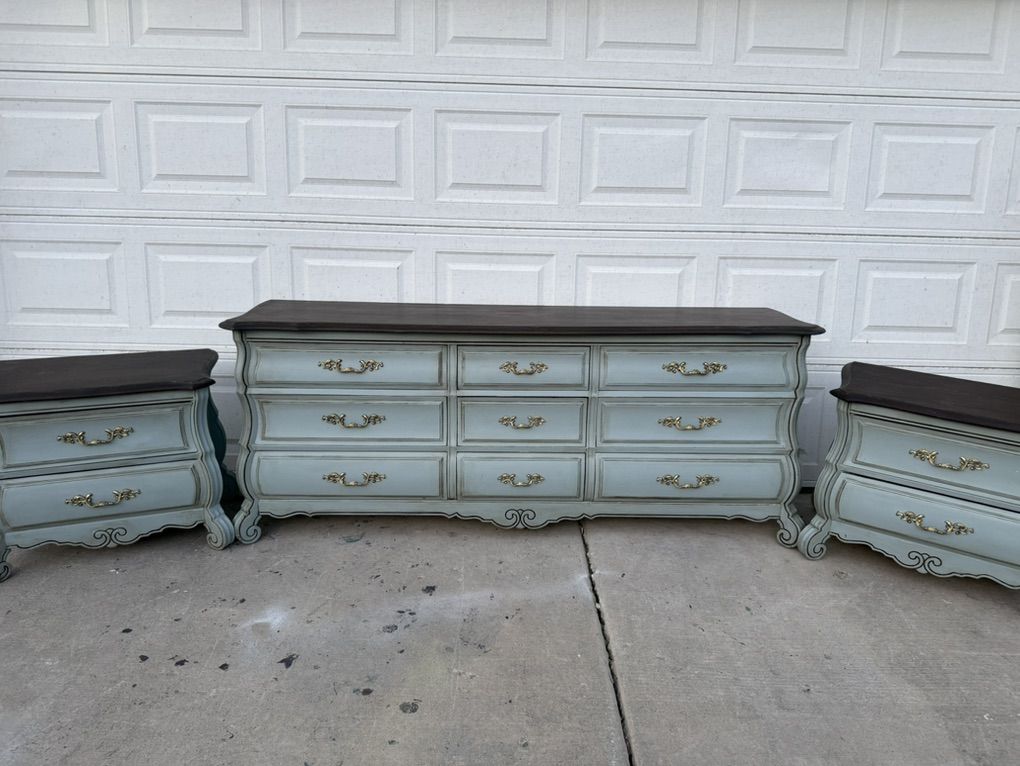 HUGE 3 Piece vintage French Provincial Bedroom Set