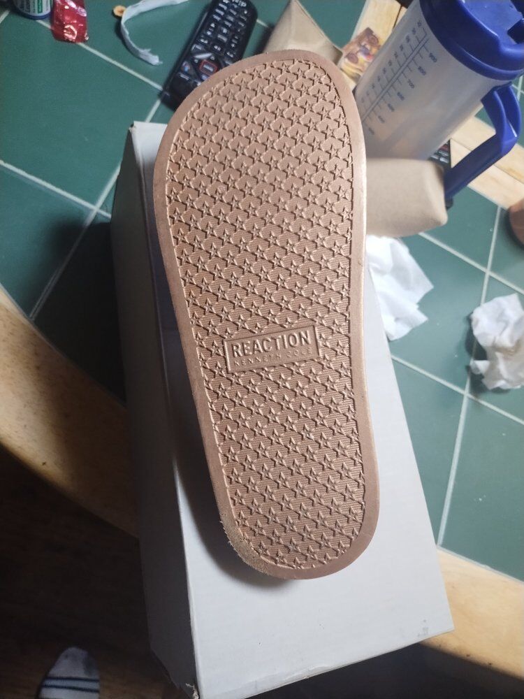 Kenneth Cole Reaction Sandles New Size 9