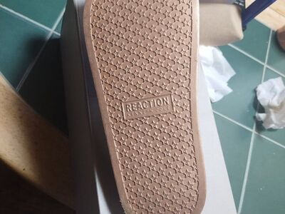 Kenneth Cole Reaction Sandles New Size 9