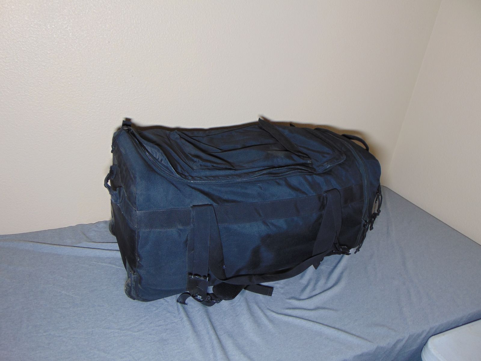 Thin Air Devil Dog Deployment Duffel Bag - Black (Great Condition)